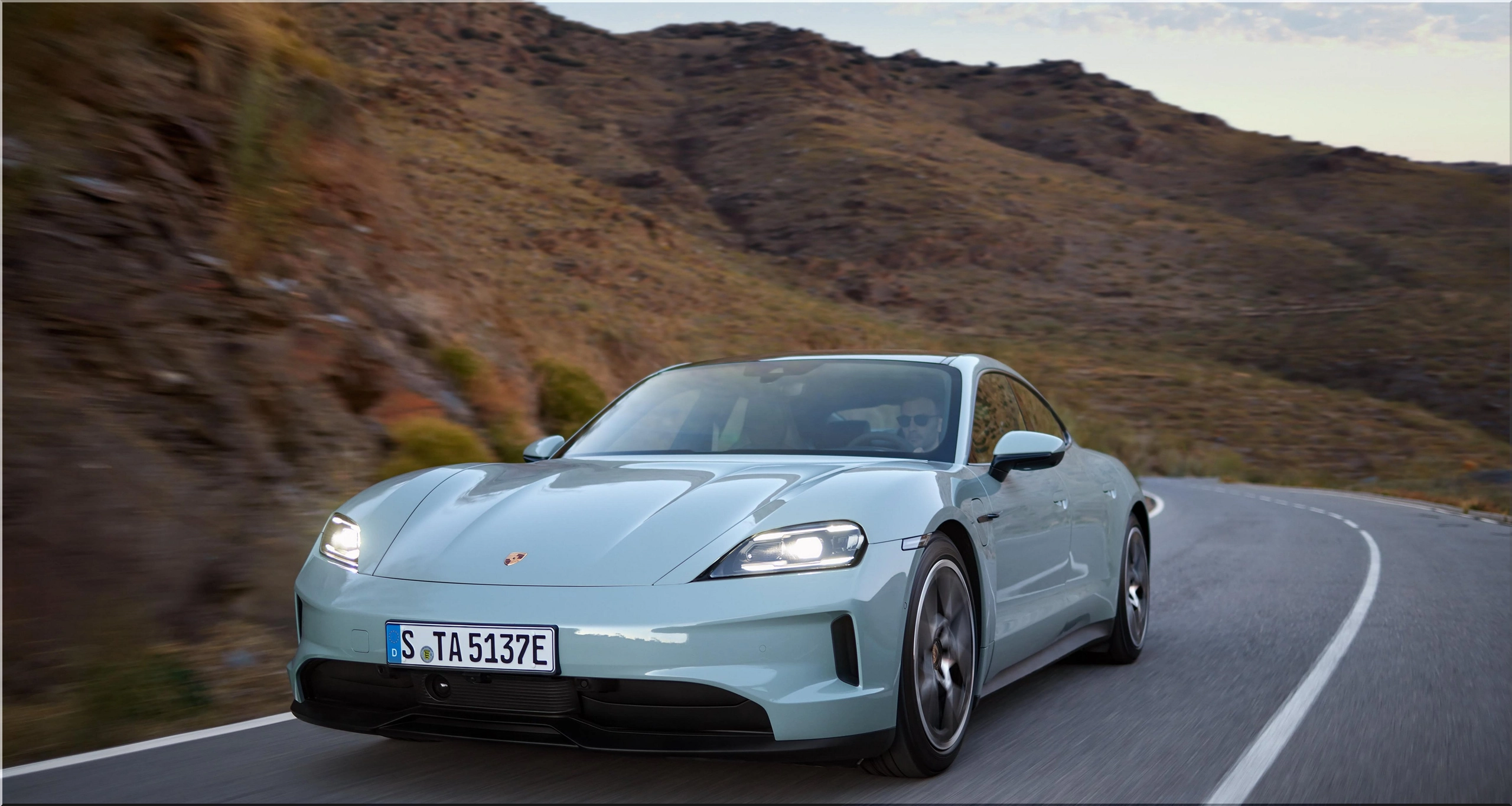 The new 2025 Porsche Taycan models More power, more range, more fun Panorica