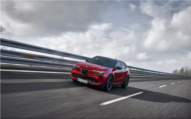 2025 Alfa Romeo Junior Veloce