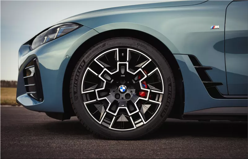 BMW i4