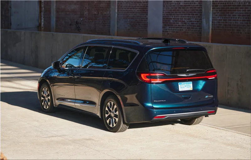 2025 Chrysler Pacifica Hybrid