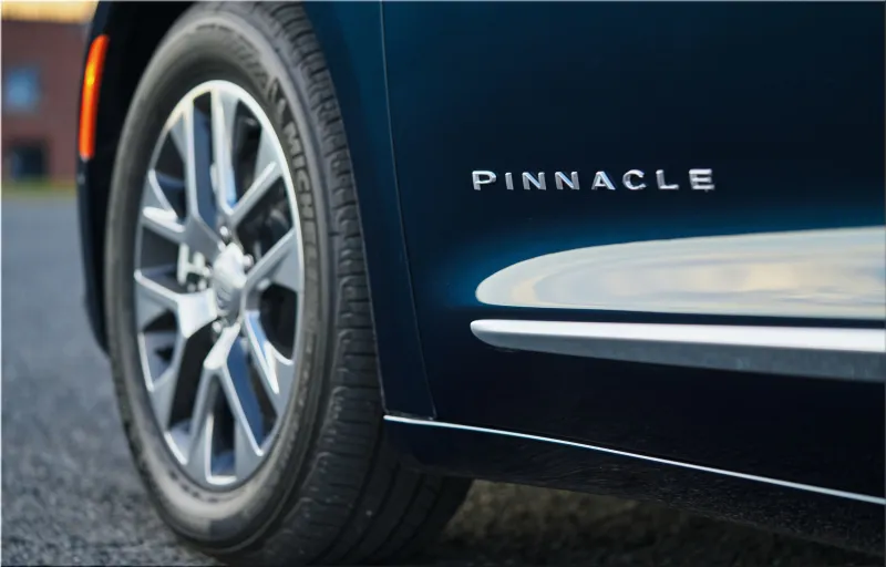 2025 Chrysler Pacifica Hybrid