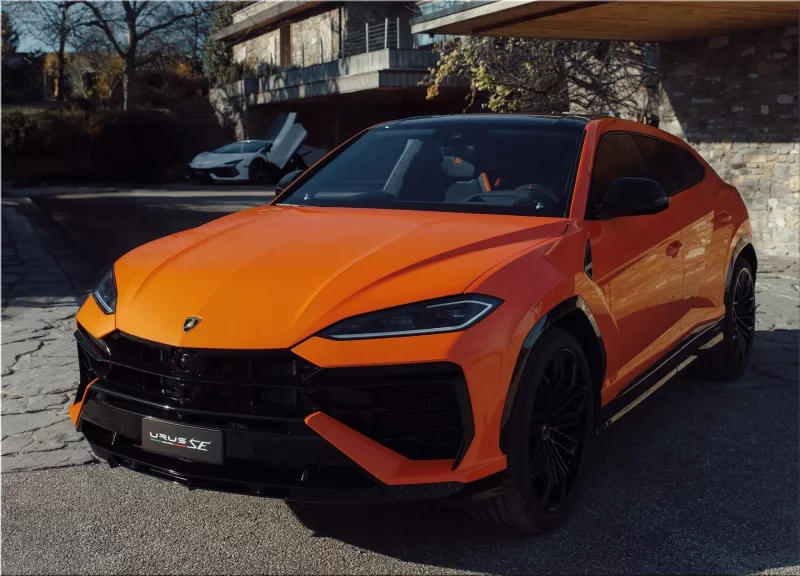 2025 Lamborghini Urus SE