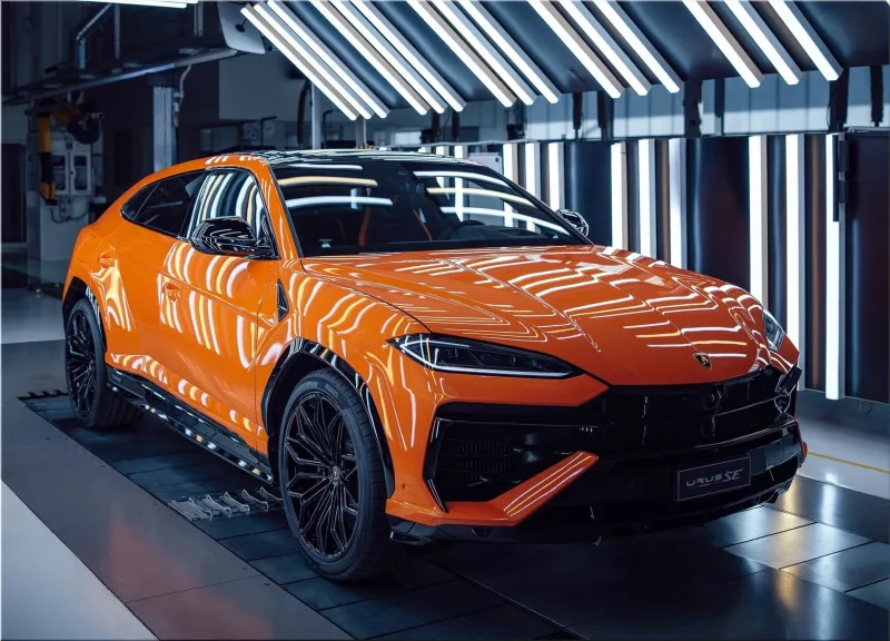 2025 Lamborghini Urus SE