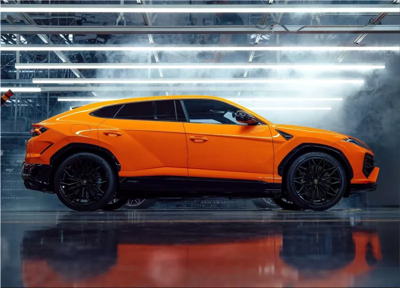 2025 Lamborghini Urus SE