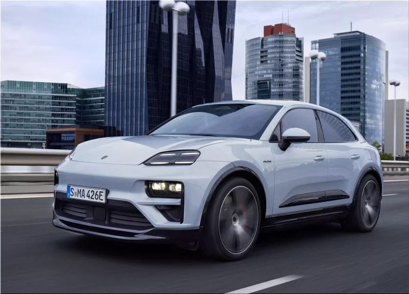 2025 Porsche Macan Turbo