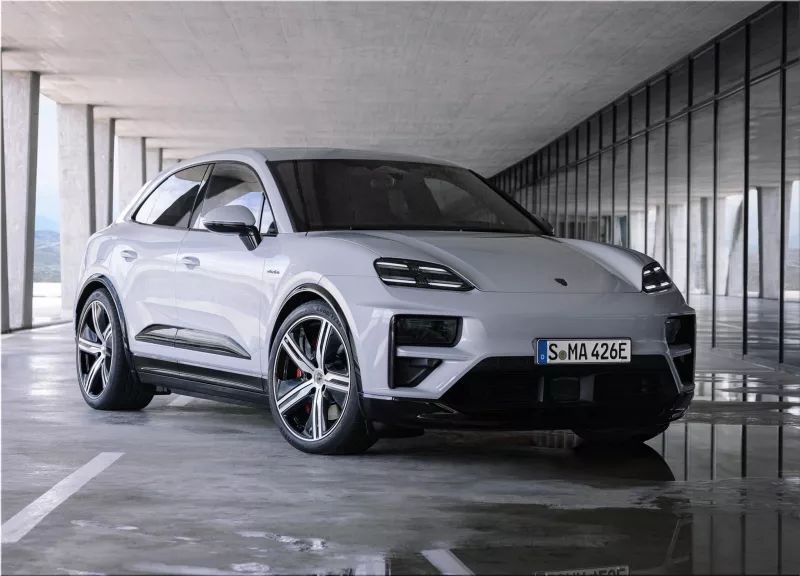 2025 Porsche Macan Turbo