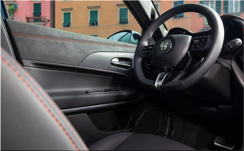 Alfa Romeo Junior interior