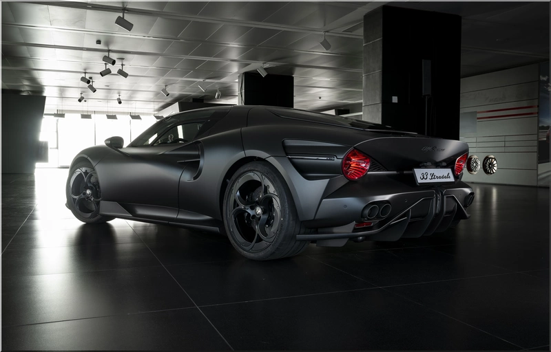 Alfa Romeo 33 Stradale Perla Nera