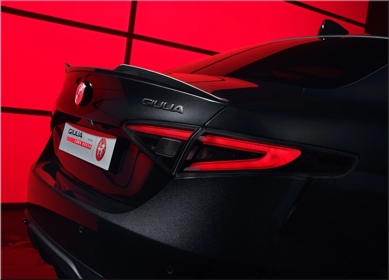 Alfa Romeo Giulia Edizione Luna Rossa