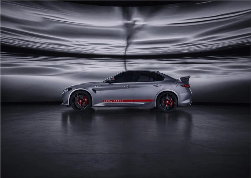 Alfa Romeo Giulia Quadrifoglio Luna Rossa