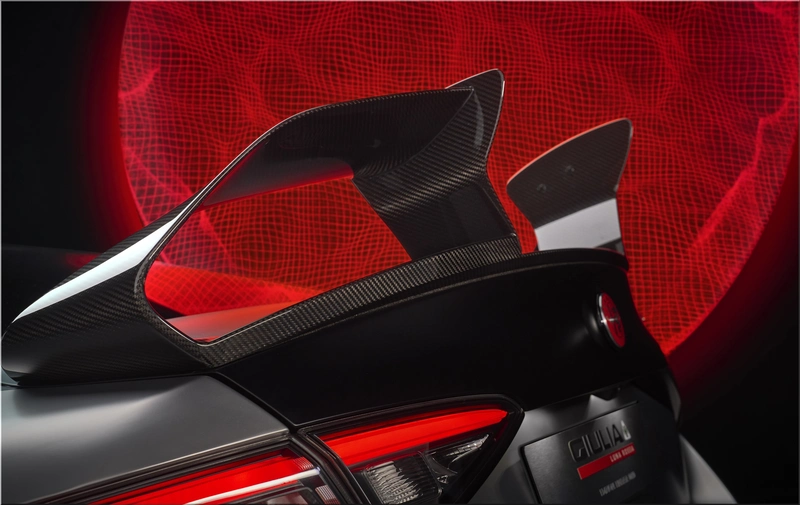 Alfa Romeo Giulia Quadrifoglio Luna Rossa