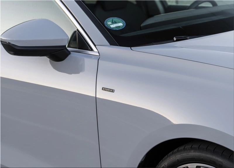 Audi A5 Sedan e-hybrid quattro