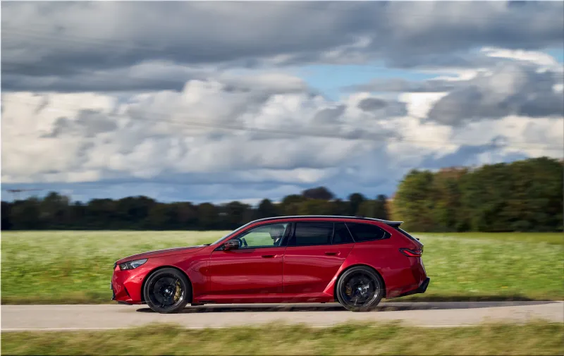 2025 BMW M5 Touring Dragon Fire Red