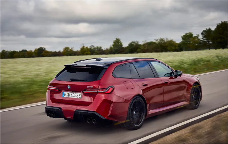 2025 BMW M5 Touring Dragon Fire Red