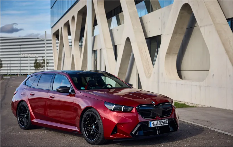 2025 BMW M5 Touring Dragon Fire Red