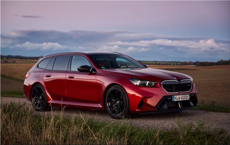 2025 BMW M5 Touring Dragon Fire Red
