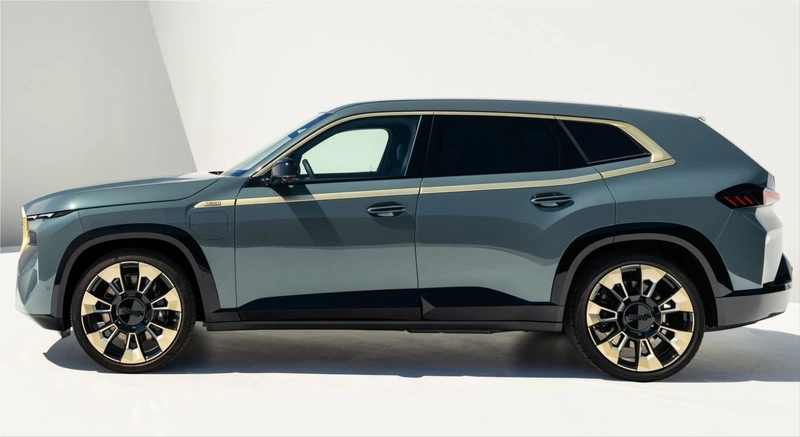 BMW XM Plug-in Hybrid