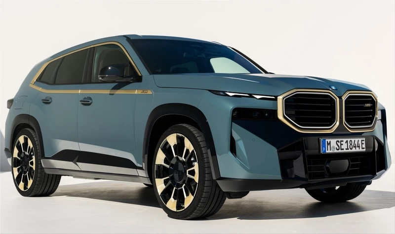 BMW XM Plug-in Hybrid