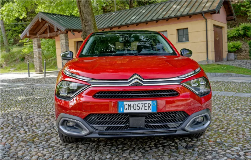Citroen e-C4 X