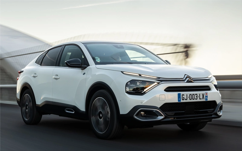 Citroen e-C4 X