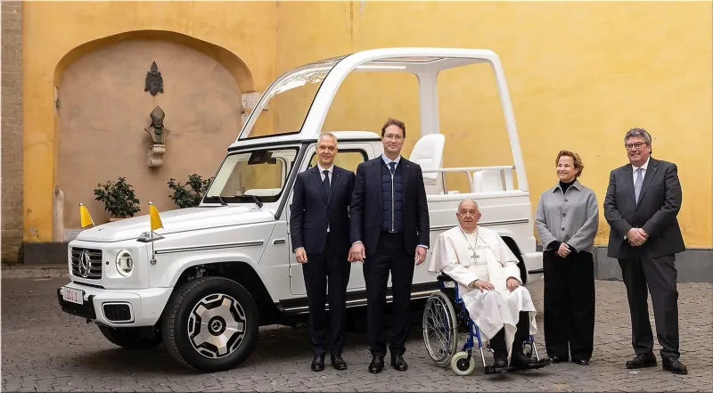 Electric Popemobile Mercedes