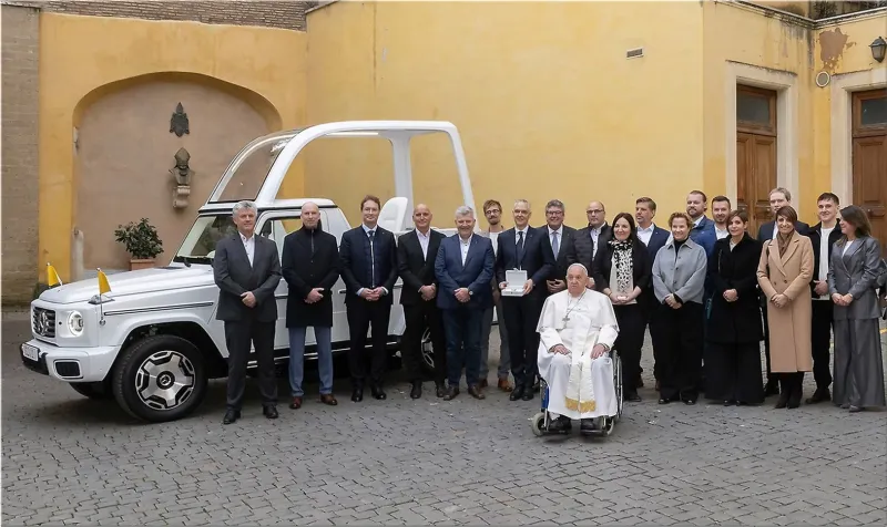 Electric Popemobile Mercedes