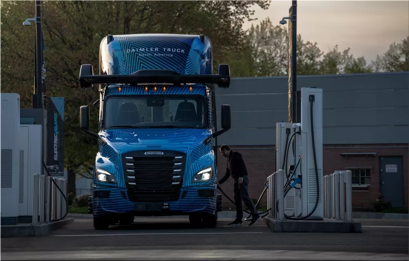 Freightliner eCascadia