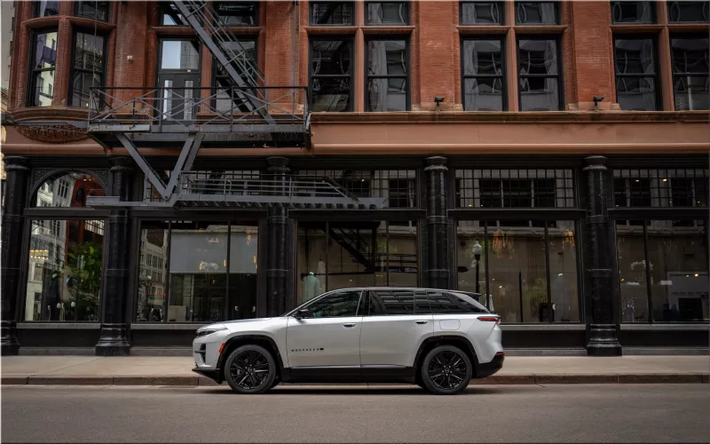 Jeep Wagoneer S
