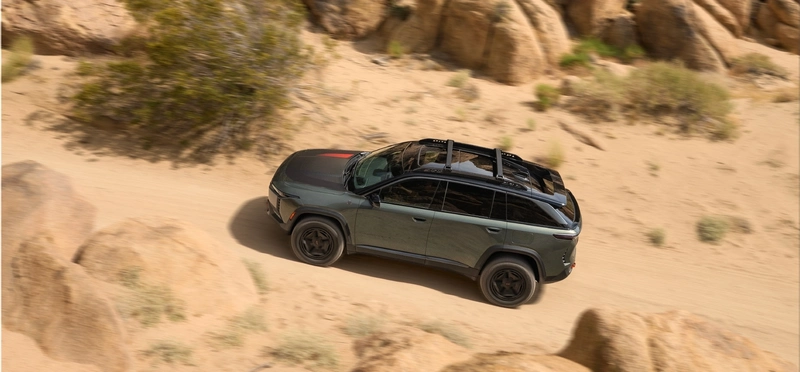 Jeep Wagoneer S Trailhawk