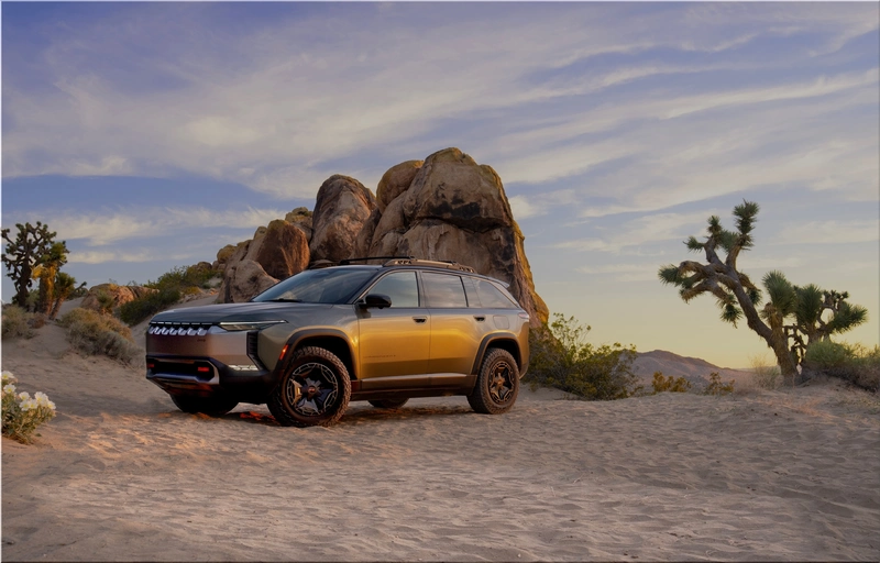 Jeep Wagoneer S Trailhawk