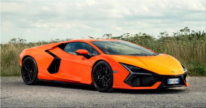 Lamborghini Revuelto PHEV
