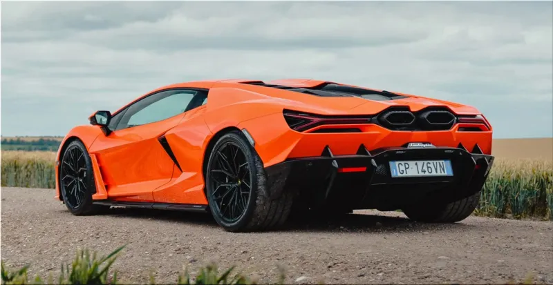 Lamborghini Revuelto PHEV