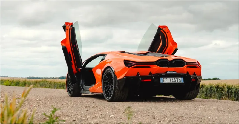 Lamborghini Revuelto PHEV