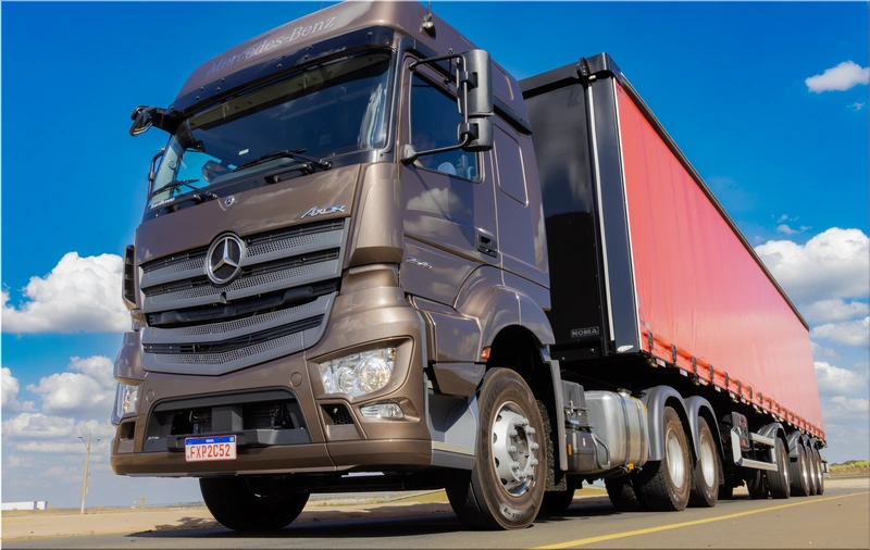 Mercedes-Benz Axor Heavy-Duty Truck