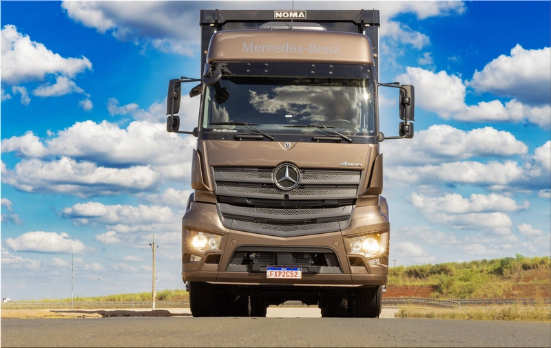 Mercedes-Benz Axor Heavy-Duty Truck