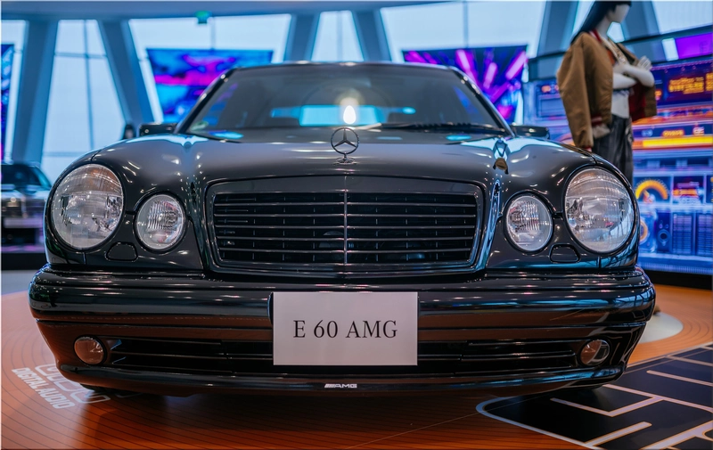 Mercedes-Benz E 60 AMG