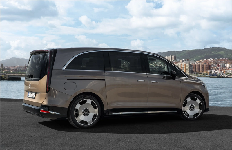 Mercedes-Benz VLE 300 electric van