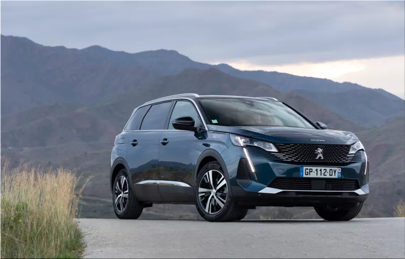 Peugeot 3008 HYBRID and Peugeot 5008 HYBRID