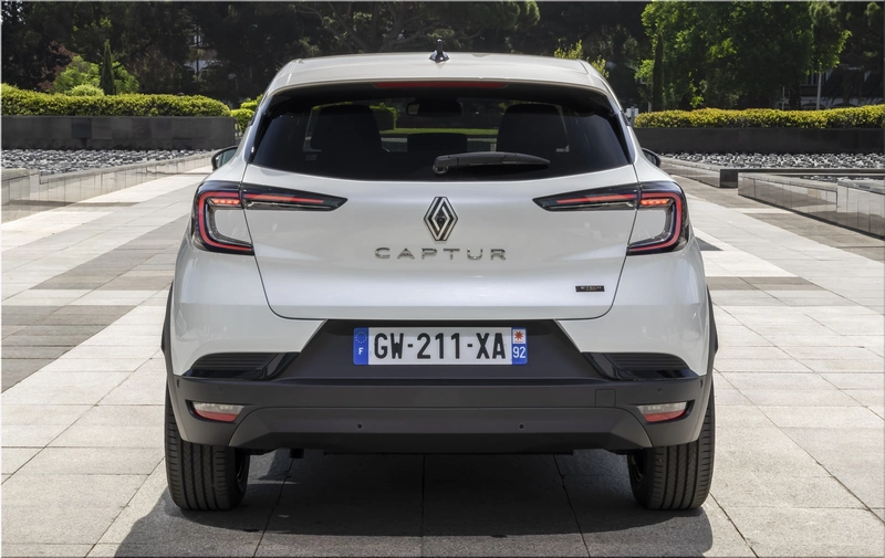 Renault Captur E-Tech Hybrid SUV