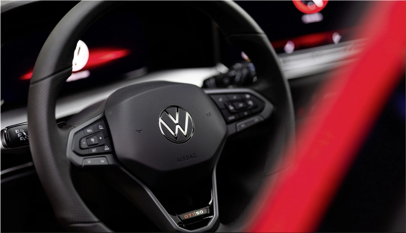 VW Golf GTI Edition 50