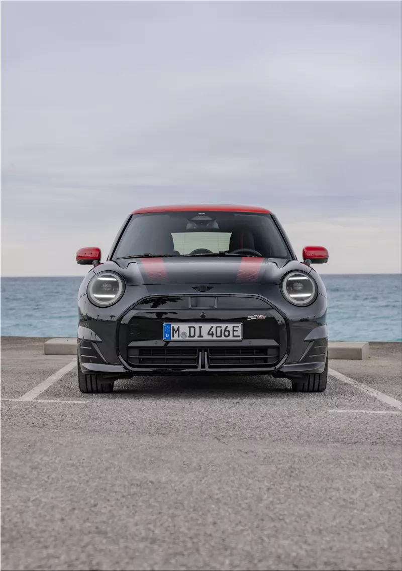 MINI Cooper SE in JCW Trim