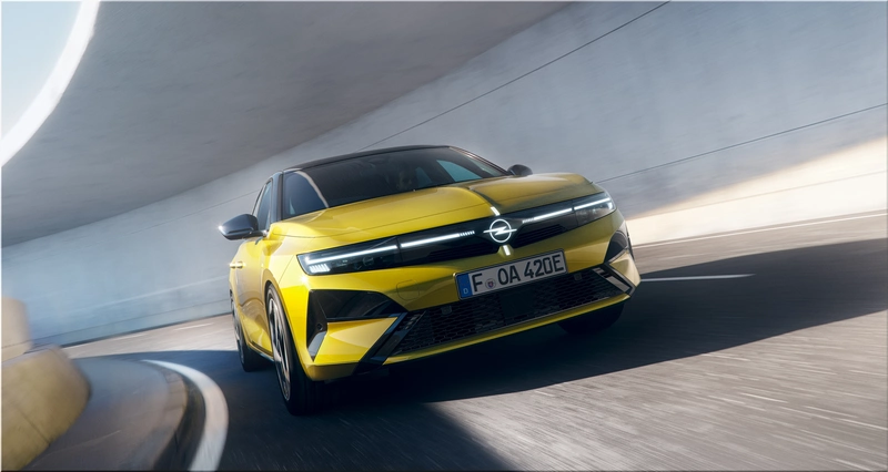 Opel Astra Hybrid
