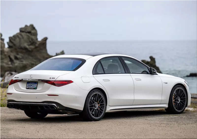 Mercedes-Benz S63 AMG E Performance