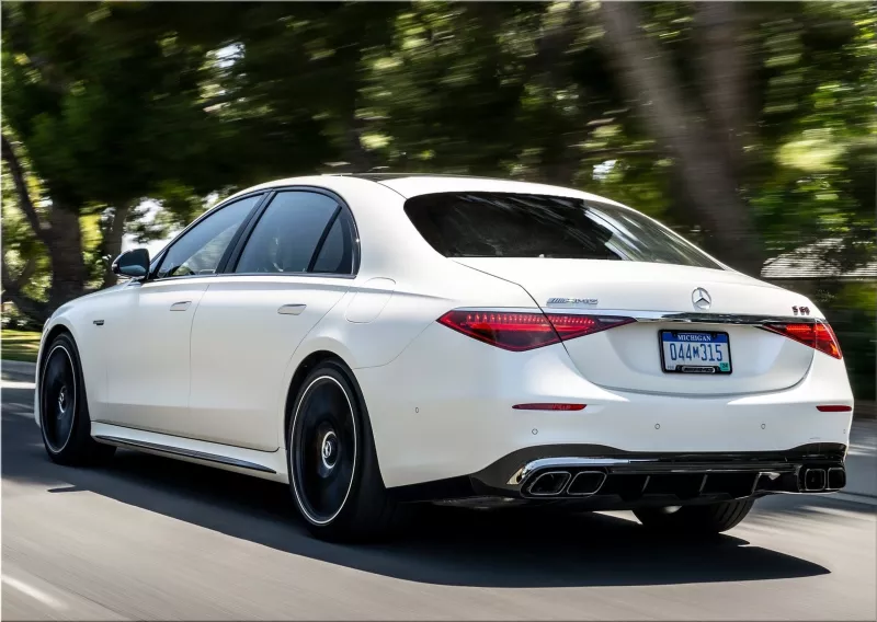 2024 Mercedes-AMG S63 E Performance