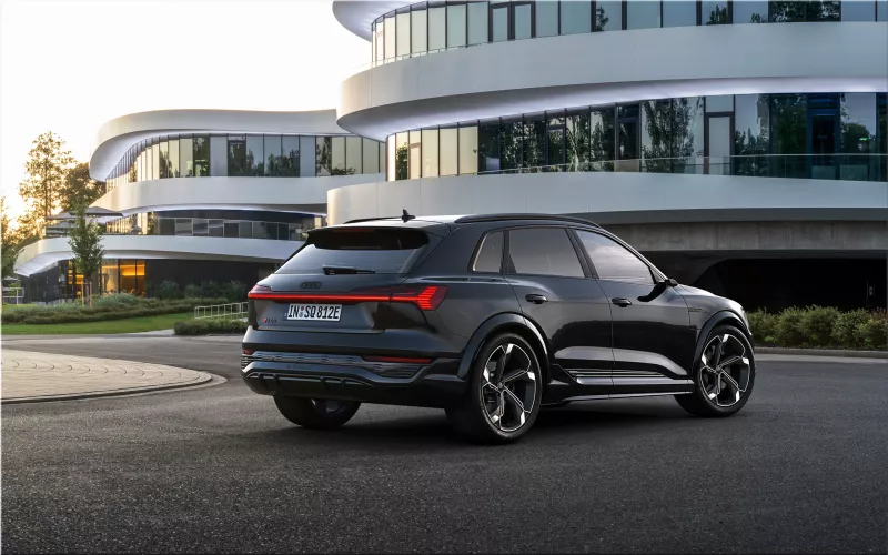 2024 Audi SQ8 e-tron