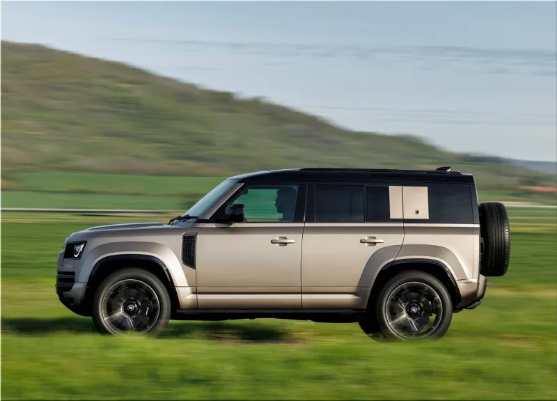 2024 Land Rover Defender OCTA