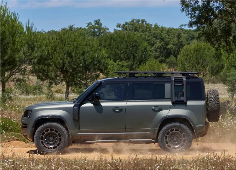 Land Rover Defender OCTA