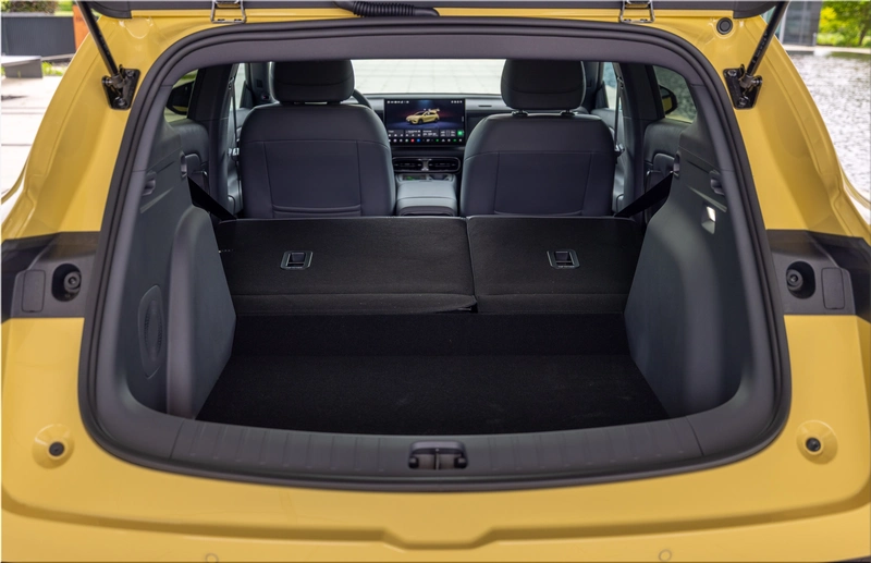 2027 Leapmotor B05 interior
