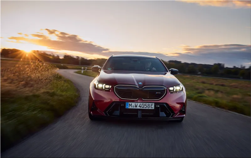 2025 BMW M5 Touring Dragon Fire Red