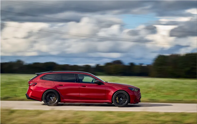 2025 BMW M5 Touring Dragon Fire Red